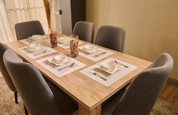 Almira DIning room Set (Chip Board)